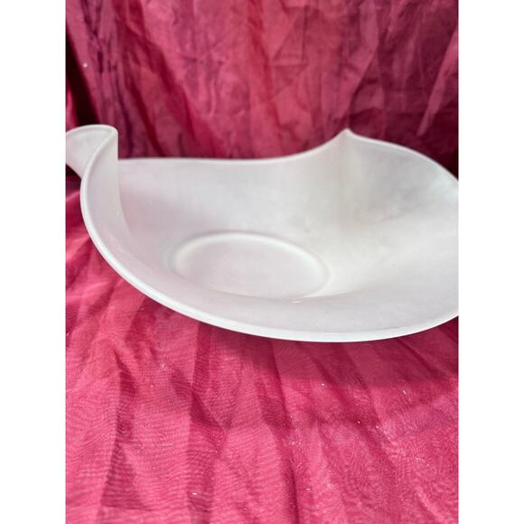 Vintage 14” White Satin Glass Wave Bowl Tray Freeform Design Centerpiece Platter - Picture 9 of 9